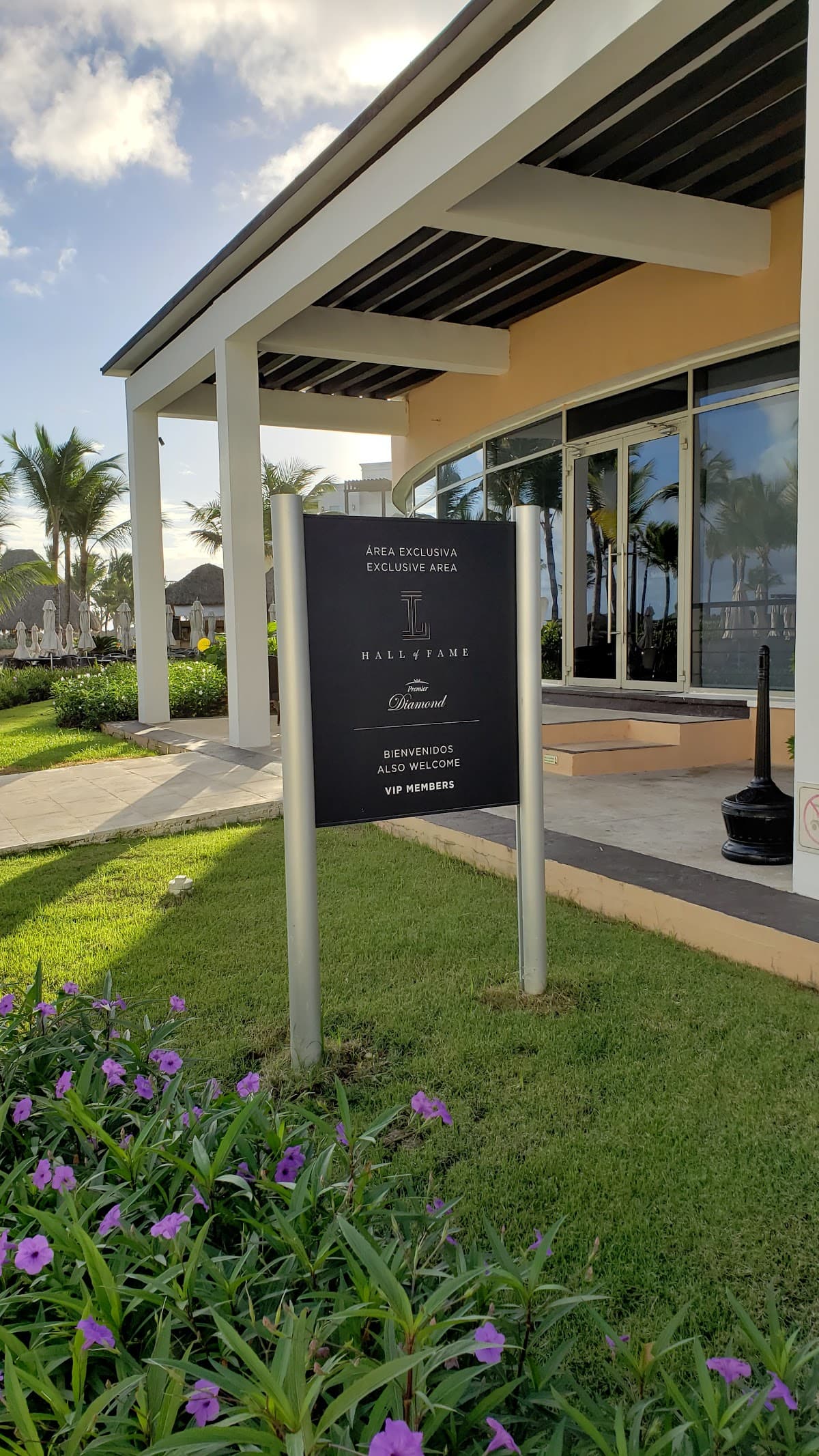 Element Terrace Sales Center - Imagen 3