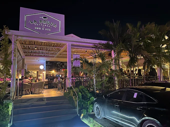 La Bruja Chupadora BBQ & Pub