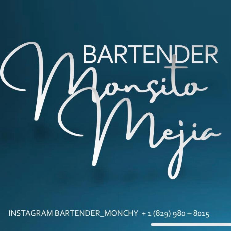 Monsito Mejía bartender